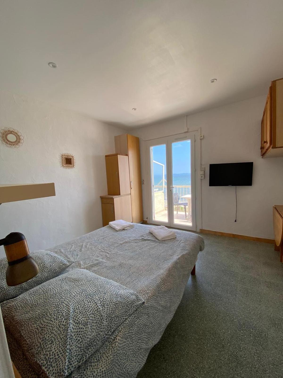 Le Surplage Motel Hyères